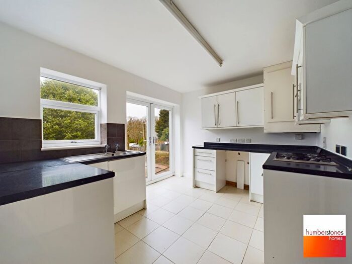 3 Bedroom Semi-Detached House For Sale In Woodhouse Road, Quinton, Birmingham, B32