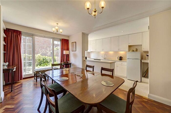 4 Bedroom Terraced House To Rent In Abbotsbury Road, London, W14
