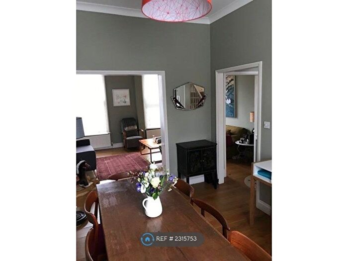 2 Bedroom Flat To Rent In Bassett Street, London, NW5