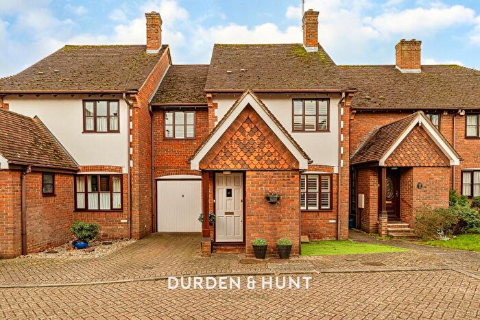 3 Bedroom Semi Detached House For Sale In Colwall Gardens, Woodford Green, IG8