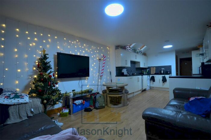 7 Bedroom End Of Terrace House To Rent In Heeley Road, Selly Oak, Birmingham, B29