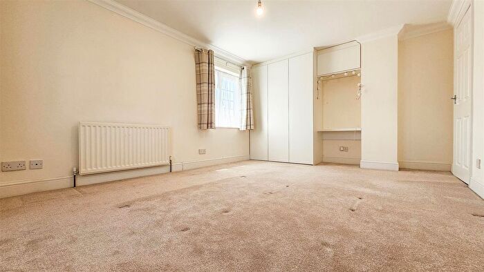 2 Bedroom End Of Terrace House To Rent In West End Lane, Harlington, UB3