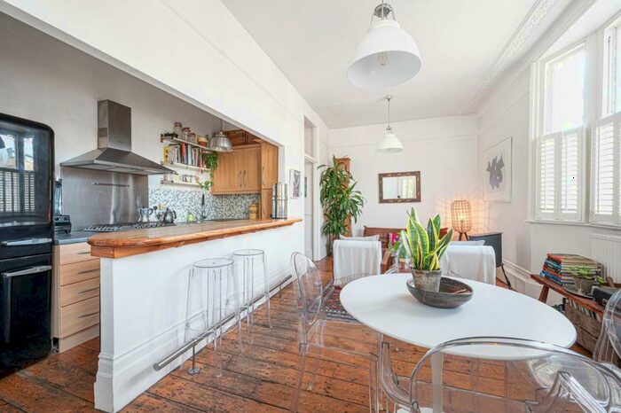 1 Bedroom Flat To Rent In Rochester Road, Camden, London, NW1