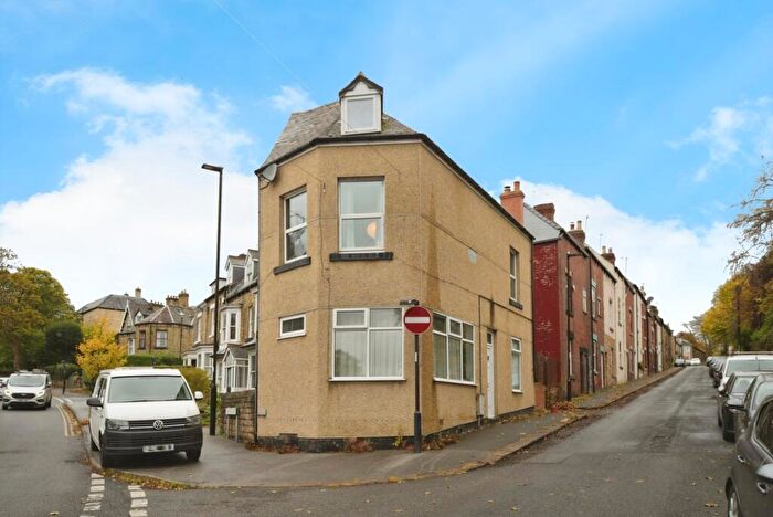 3 Bedroom Detached House For Sale In Machon Bank Road, Sheffield, South Yorkshire, S7