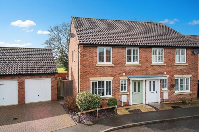 3 Bedroom Semi Detached House For Sale In Starlings' Way, Great Witchingham, Norwich, NR9