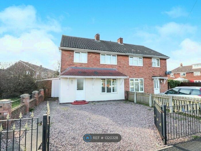 3 Bedroom Semi-Detached House To Rent In School Drive, Bilston WV14