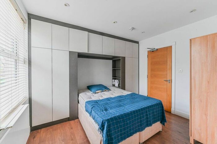 Studio To Rent In London Road, Cr, Thornton Heath, CR7