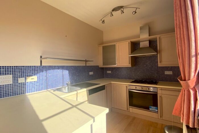 2 Bedroom Flat To Rent In Cornish Street, Sheffield, South Yorkshire, S6