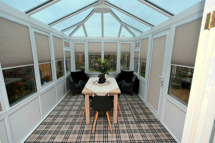 3 Bedroom End Of Terrace House For Sale In Long Road, Canvey Island, SS8