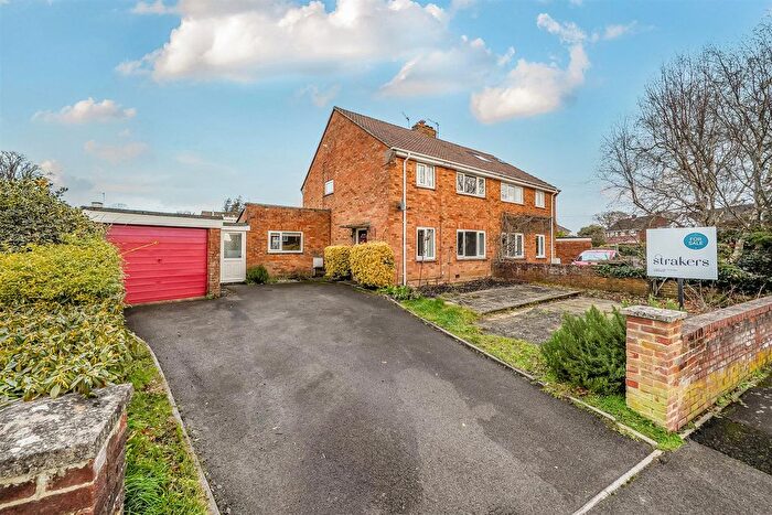 3 Bedroom Semi Detached House For Sale In Queens Road, Devizes, SN10