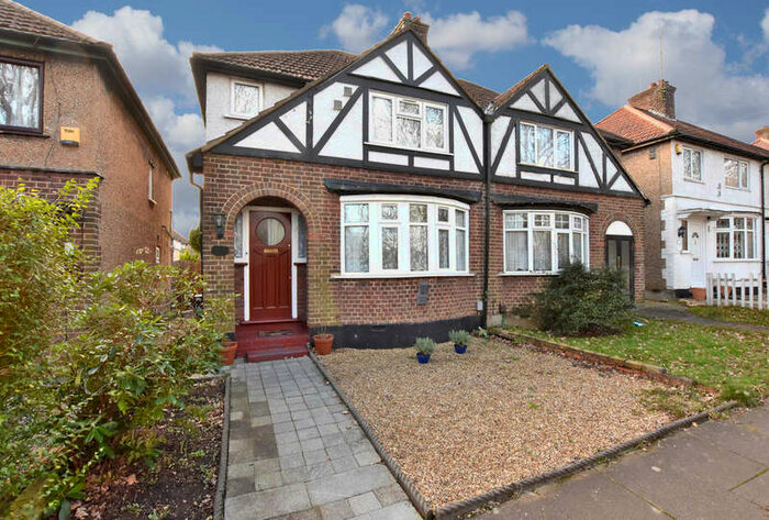 3 Bedroom Semi-Detached House To Rent In North Western Avenue, Watford, WD25