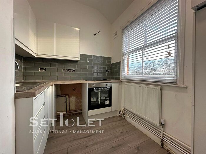 1 Bedroom Flat To Rent In Evington Road, Leicester, LE2