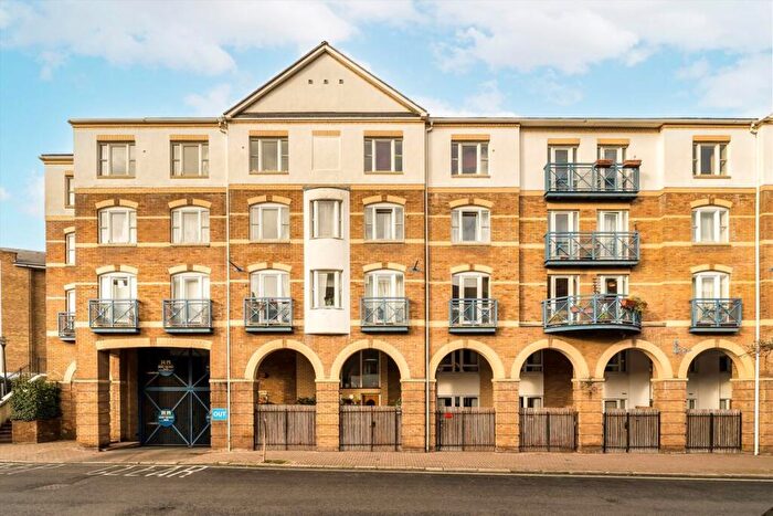 Flat For Sale In King & Queen Wharf, Rotherhithe, SE16