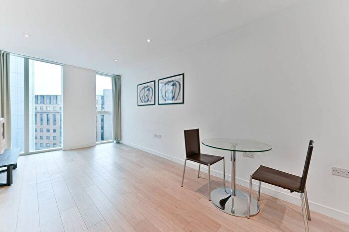 1 Bedroom Flat To Rent In Tennyson Apartments, East Croydon, Croydon, CR0