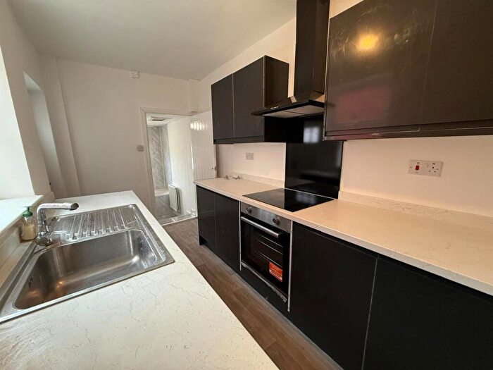 3 Bedroom House To Rent In Newly Renovated Bed Leeming Lane South, Mansfield Woodhouse, Mansfield, NG19