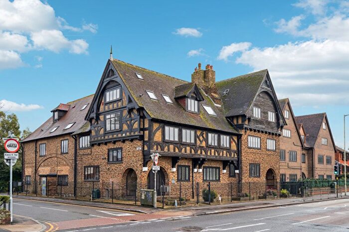 1 Bedroom Flat For Sale In Melbourne Road, Bushey, WD23