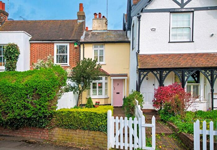 2 Bedroom Terraced House For Sale In Dury Road, Barnet, EN5