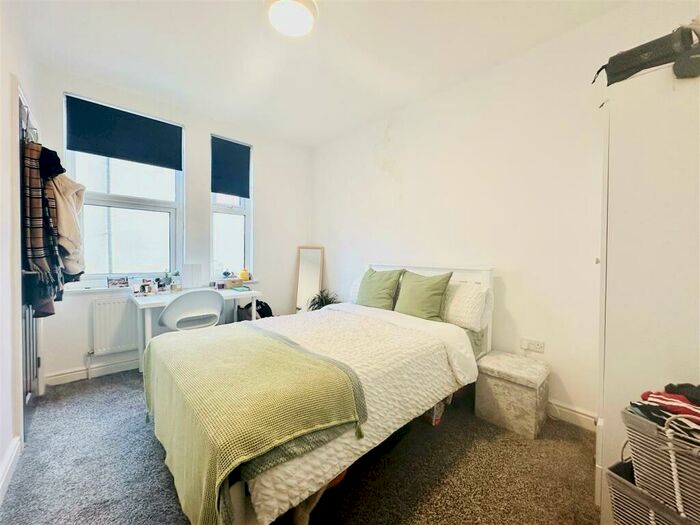 2 Bedroom Apartment To Rent In Park Road, Nottingham, NG7