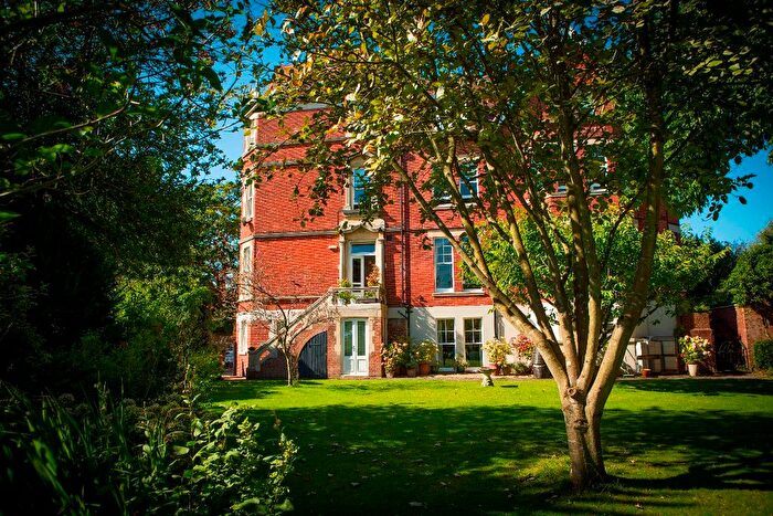 2 Bedroom Flat For Sale In Parkholme, Fairfield Road, Eastbourne, BN20