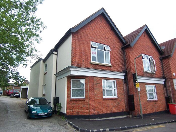 2 Bedroom Maisonette For Sale In Ashtead, KT21