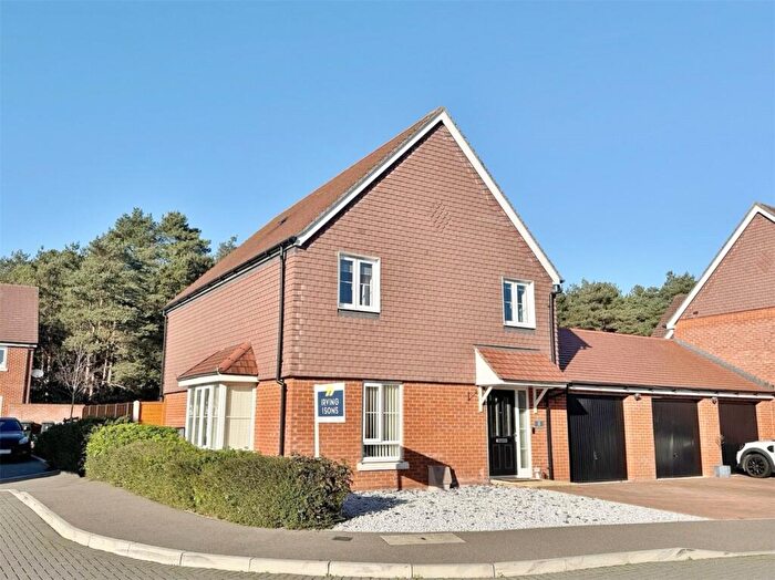4 Bedroom Detached House For Sale In Heather Gardens, Verwood, Dorset, BH31