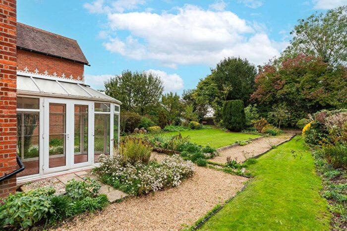 2 Bedroom Apartment For Sale In Church Road, Sandford-On-Thames, OX4