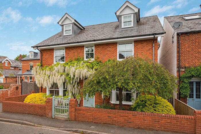 4 Bedroom Detached House For Sale In Beaumont Rise, Marlow, Buckinghamshire, SL7