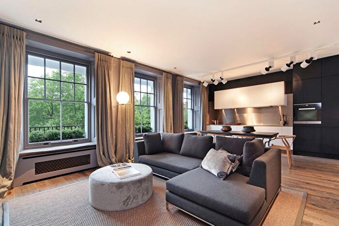 2 Bedroom Flat To Rent In Cadogan Square, London, SW1X