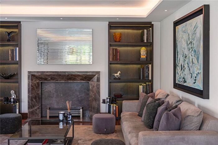 3 Bedroom Flat For Sale In Logan Place, London, W8