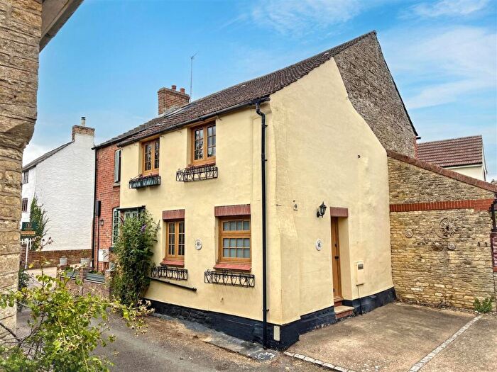 1 Bedroom Semi-Detached House For Sale In Church Lane, Bozeat, Wellingborough, NN29