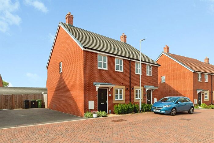 2 Bedroom Semi-Detached House For Sale In Sander Close, Stotfold, Hitchin, SG5