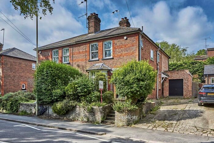 3 Bedroom Property To Rent In Station Road, Harpenden, Hertfordshire, AL5