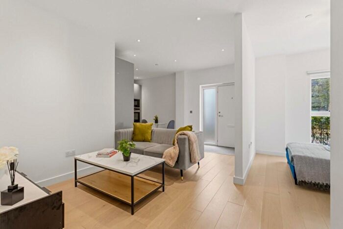 Studio To Rent In Florence House, Lundy Close, London, NW9