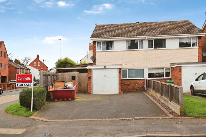 3 Bedroom Semi Detached House For Sale In Holman Street, Kidderminster, Worcestershire, DY11
