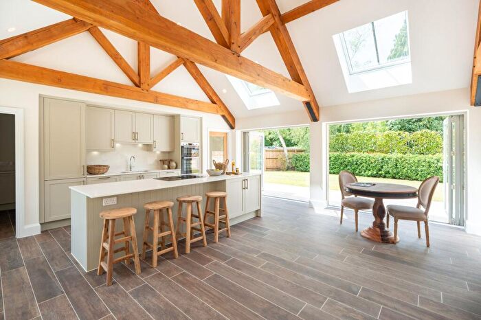 4 Bedroom Link Detached House For Sale In Willowside Grange, Withington, GL54