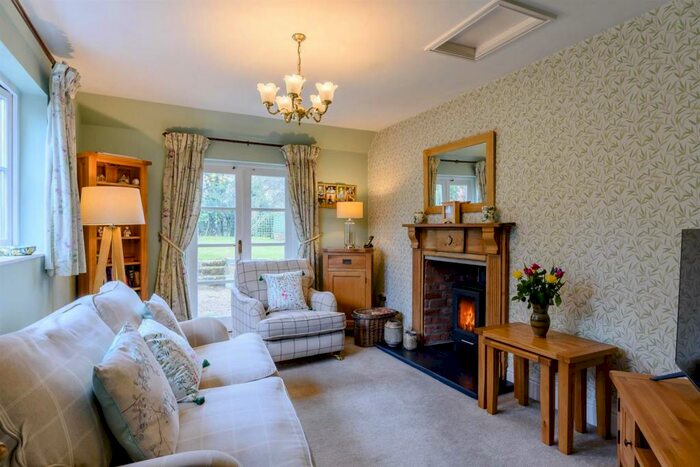 6 Bedroom Detached House For Sale In Yeaveley, Ashbourne, Derbyshire, DE6