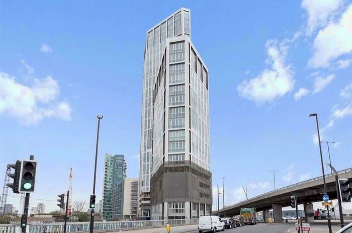 1 Bedroom Flat To Rent In City West Tower, High Street, Stratford, Bow, London, E15