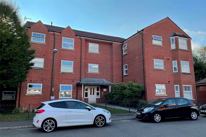 2 Bedroom Flat To Rent In Lucas Close, Maidenbower, Crawley, West Sussex, RH10