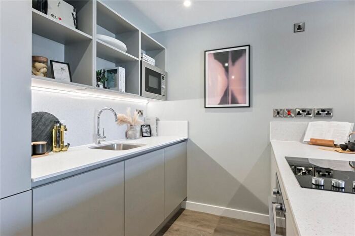 2 Bedroom Terraced House To Rent In Milton Avenue, Croydon, CR0