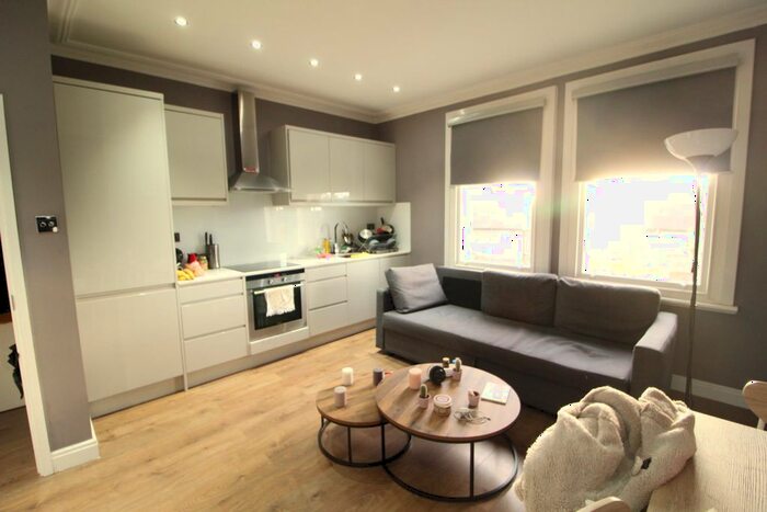 1 Bedroom Flat To Rent In Chestnut Lodge, Woodford Green, IG8