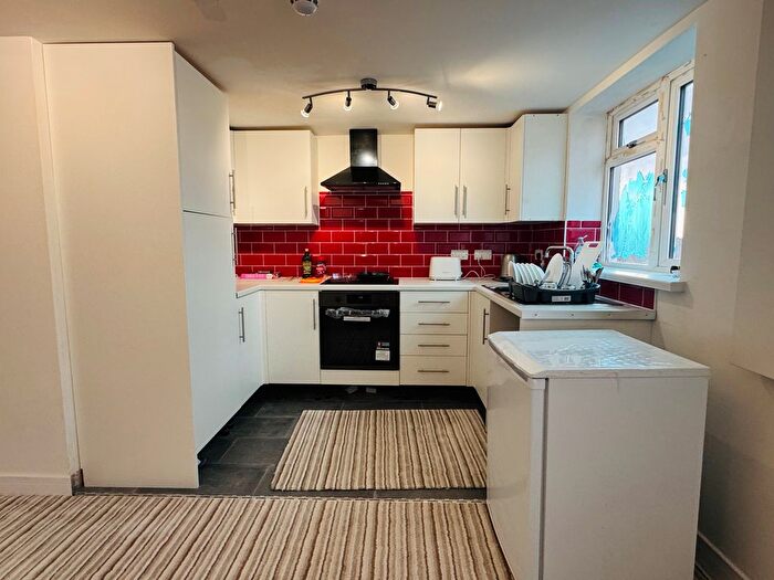 2 Bedroom Flat To Rent In Priory Street, Carmarthen, SA31