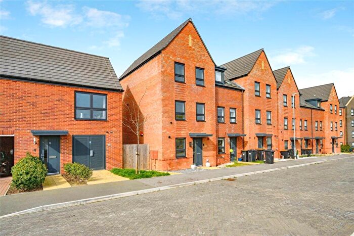 3 Bedroom End Of Terrace House For Sale In Betony Meadow, Houghton Regis, Dunstable, Bedfordshire, LU5