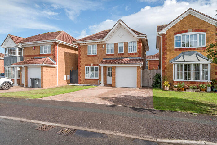 3 Bedroom Detached House For Sale In Clayhill Copse, Peatmoor, Swindon, SN5