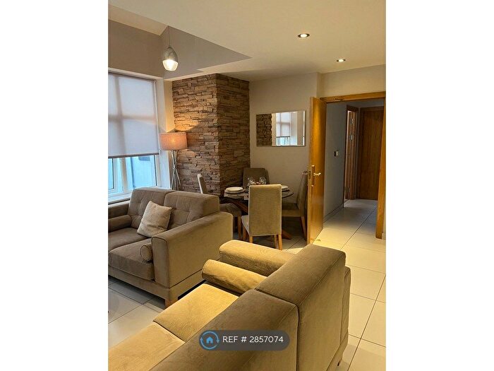 2 Bedroom Flat To Rent In Butts Court, Leeds, LS1