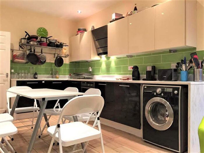 7 Bedroom Terraced House To Rent In Tiverton Road, Selly Oak, Birmingham, B29