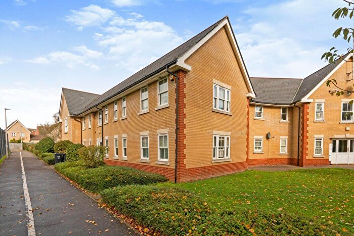 2 Bedroom Flat To Rent In Monarch Way, IG2