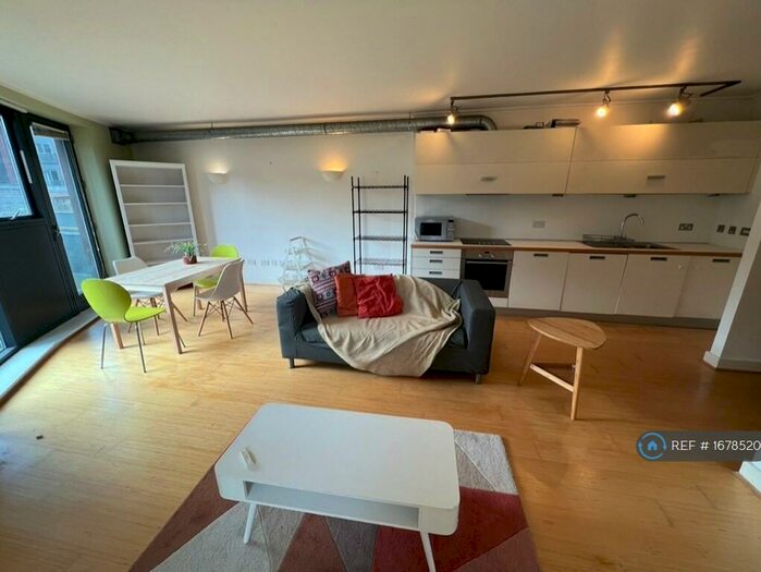 2 Bedroom Flat To Rent In The Green Building, Manchester, M1