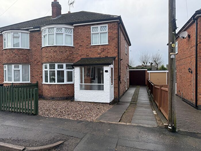 3 Bedroom Semi-Detached House To Rent In Bradgate Drive, Wigston, LE18