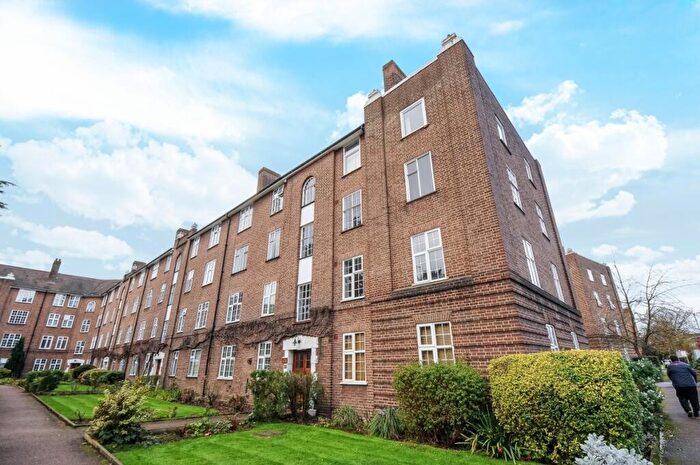 2 Bedroom Flat To Rent In Birkenhead Avenue, Kingston Upon Thames, Surrey, KT2