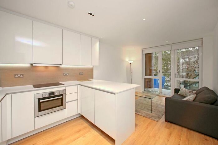 Apartment To Rent In Rivulet Apartments, London, N4